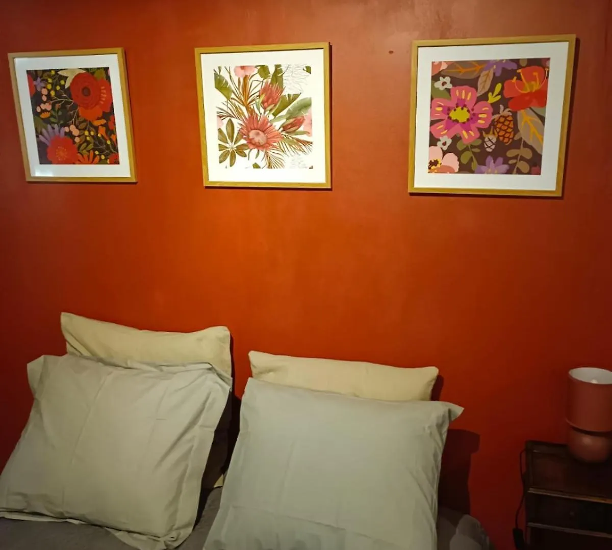 Bed and Breakfast La Lauze Et L'Anguille Gaillac 0*,  Francia