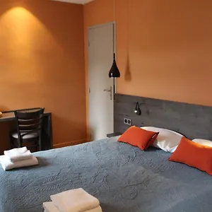 2* Hotel Le Pont Neuf
