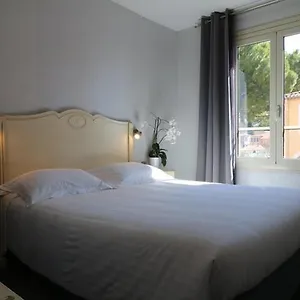 https://hotel-napoleon-la-turbie-06320.fr-provencehotel.com